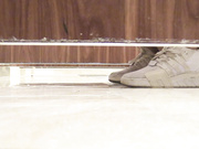 2019最新廁拍大神潛入某商圈大廈公共女廁近距離拍攝各式漂亮妹子如廁 顏值得蠻高的 4K原版高清