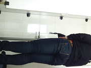 廁拍大神潛入某學院公共女廁拍攝到的各式美女如廁噓噓 有個妹子穿著紅褲衩尿尿看得讓人欲火焚身 720P高清原版