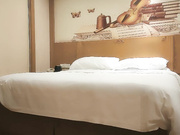 重金约漂亮小姐姐超清画质骚穴干得水声不断