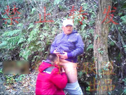 今天发个超级狠的，真是开眼界了，我猜你绝对没见过的，这画面太辣眼睛了哈哈，隐约能听清对白，不喜勿下