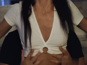 丹尼·琼斯与亚历克西斯·克里斯托和凯特·里奇在派对后三人行