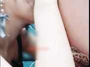 清纯美女下班回家到邻居男家沙发上打炮对白