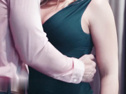 布拉泽斯——社交媒体宝贝布莱尔·威廉姆斯在试衣间被约翰尼的大公鸡撞倒