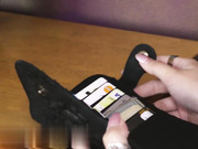 家庭勾搭-Jade Kush的继父发现她偷钱并教训了她