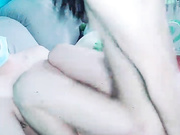 骚妹妹让小哥在沙发上奶子压在身下爆草