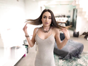 拉娜·罗伊的惊喜三人组相互舔弄硬起打桩抽插