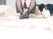 颜值高双马尾好迷人给小哥口交足交提臀后入