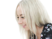 天使金发女郎精致美乳被骚男舔弄疯狂上位